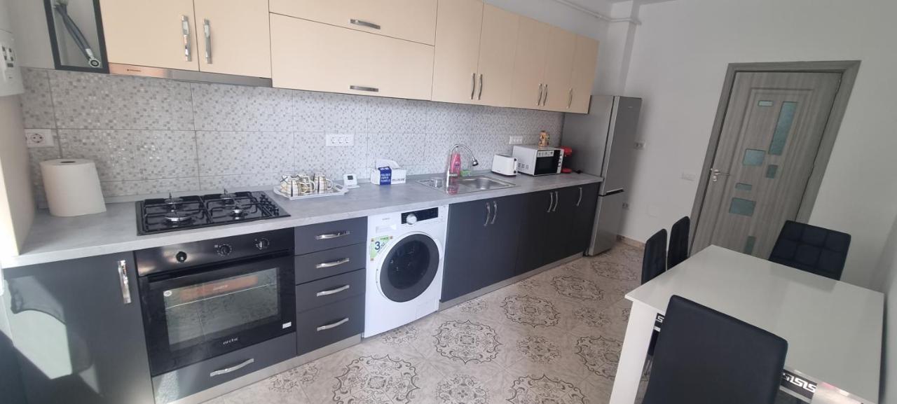 Apartament Mihaela Римніку-Вилча Екстер'єр фото