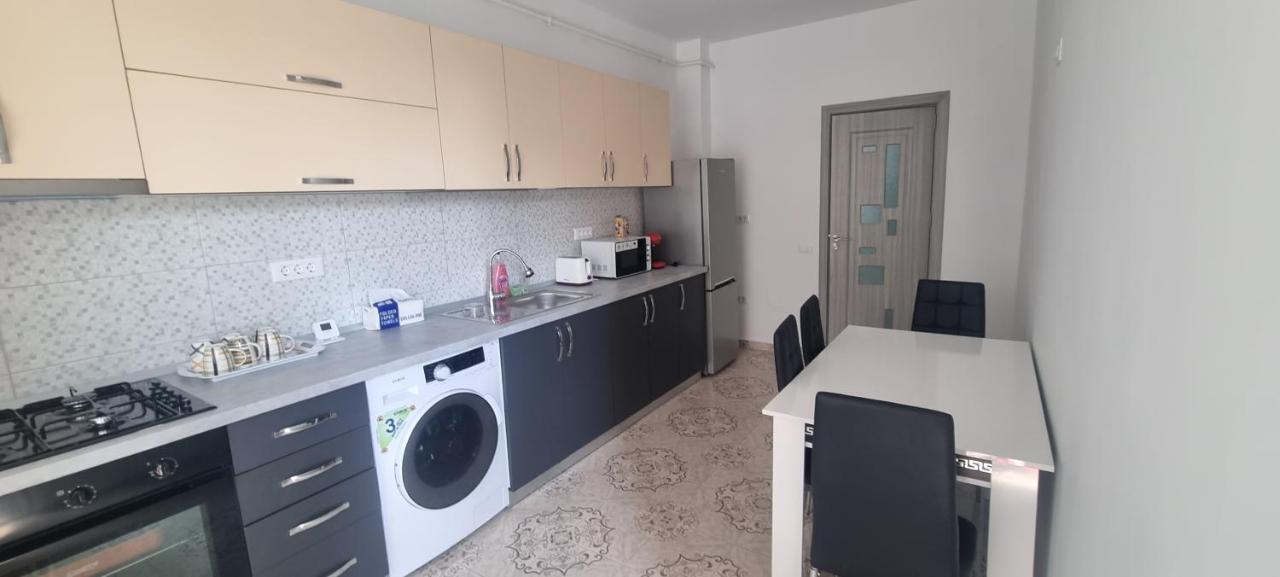 Apartament Mihaela Римніку-Вилча Екстер'єр фото