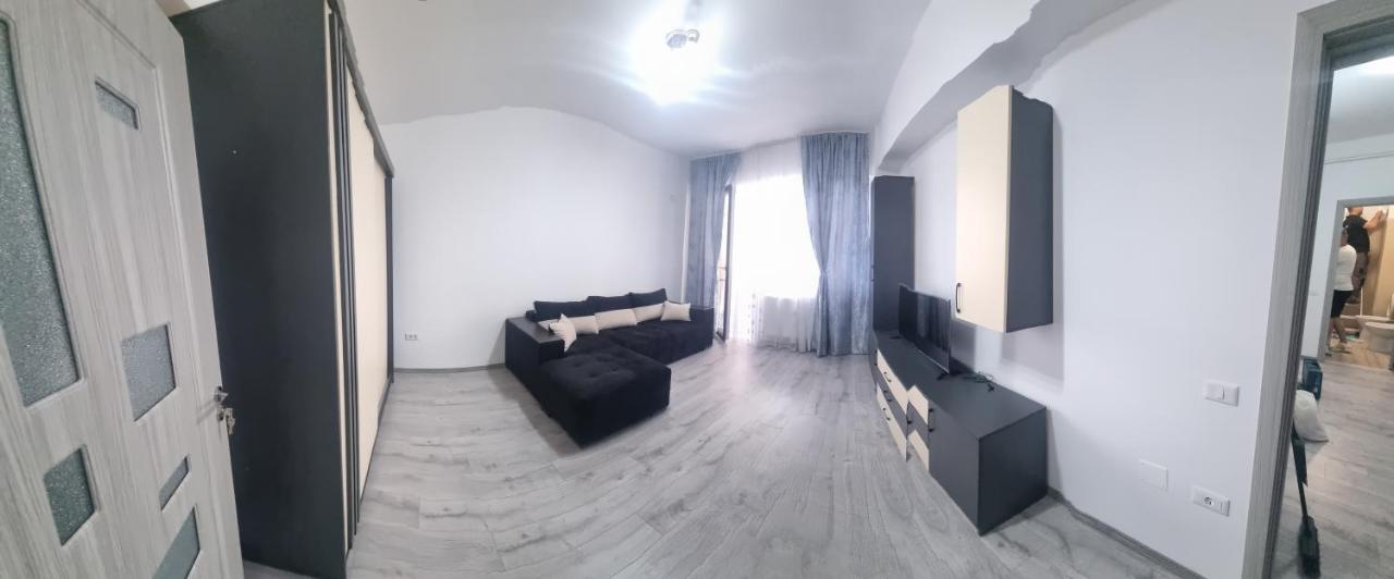 Apartament Mihaela Римніку-Вилча Екстер'єр фото