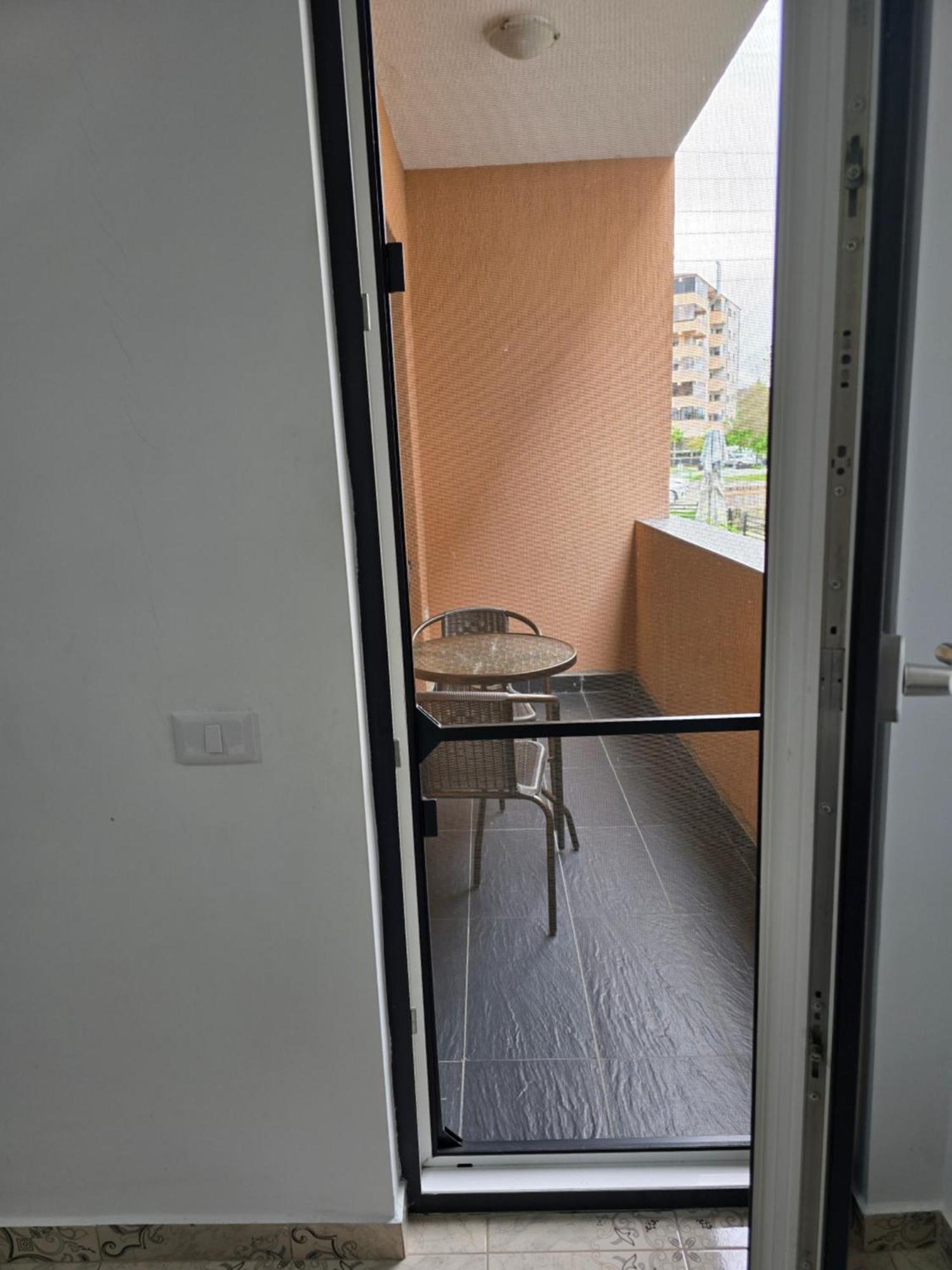 Apartament Mihaela Римніку-Вилча Екстер'єр фото